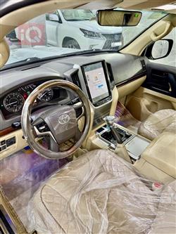 تۆیۆتا لاند کروزەر